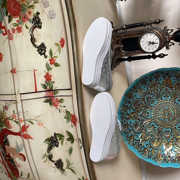 Shoes - Picture 2 of 2